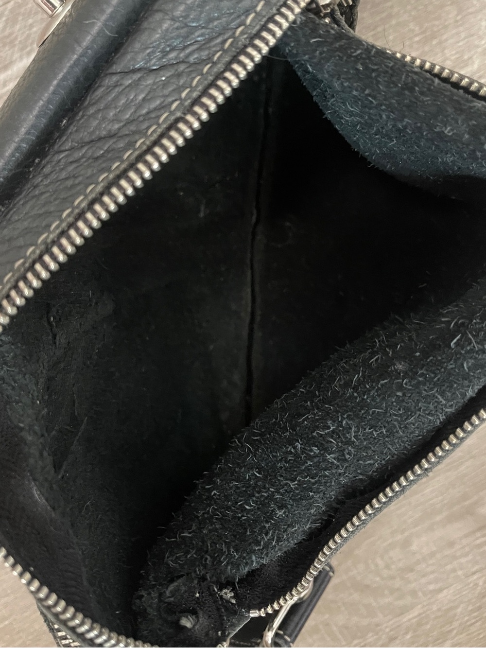 Roots Village Bag Black Pebbled Leather Crossbody Made in Canada - Picture 6 of 7